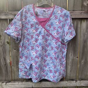 Butterfly scrub top sz. L